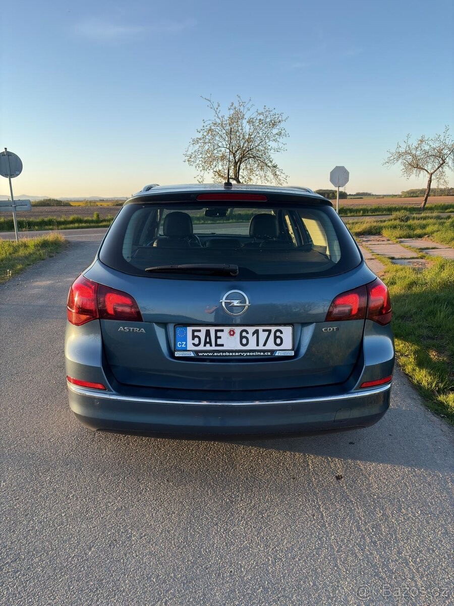 opel-astra-1-6-2016 - 1