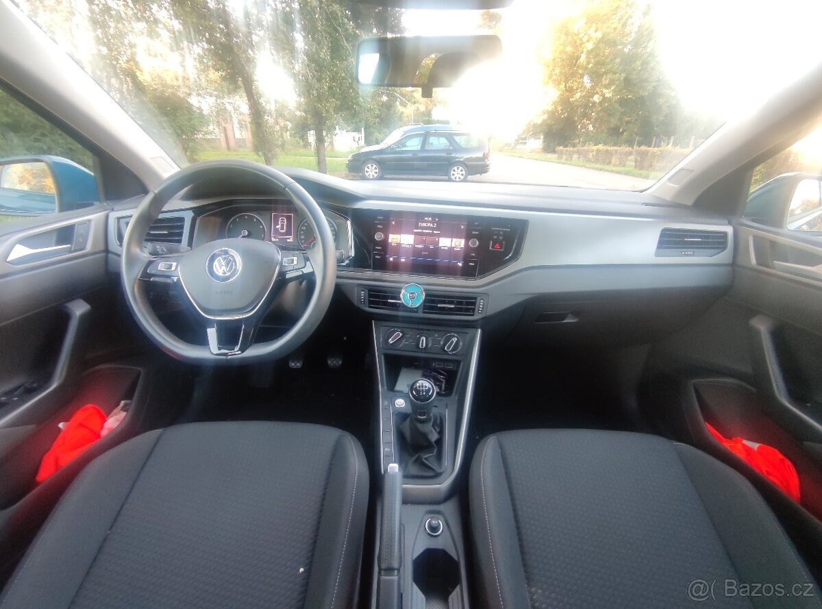 volkswagen-polo-1-0-tsi-70-kw - 2