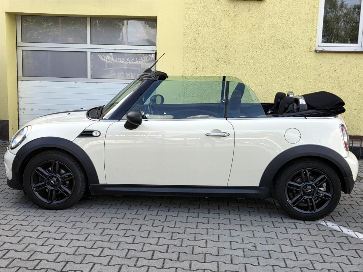 mini-cooper-1-6-one-kabrio-serv-knizka - 9