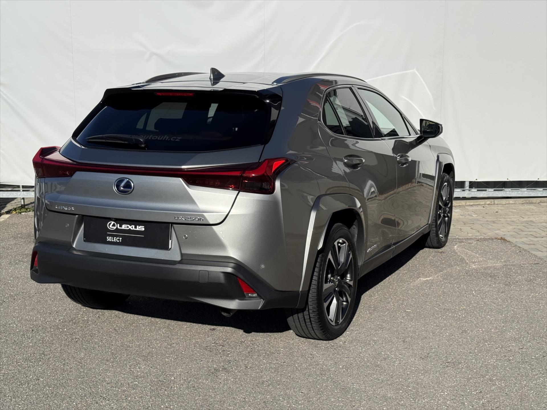 lexus-ux-250h-2-0-luxury-4x4-ux - 3