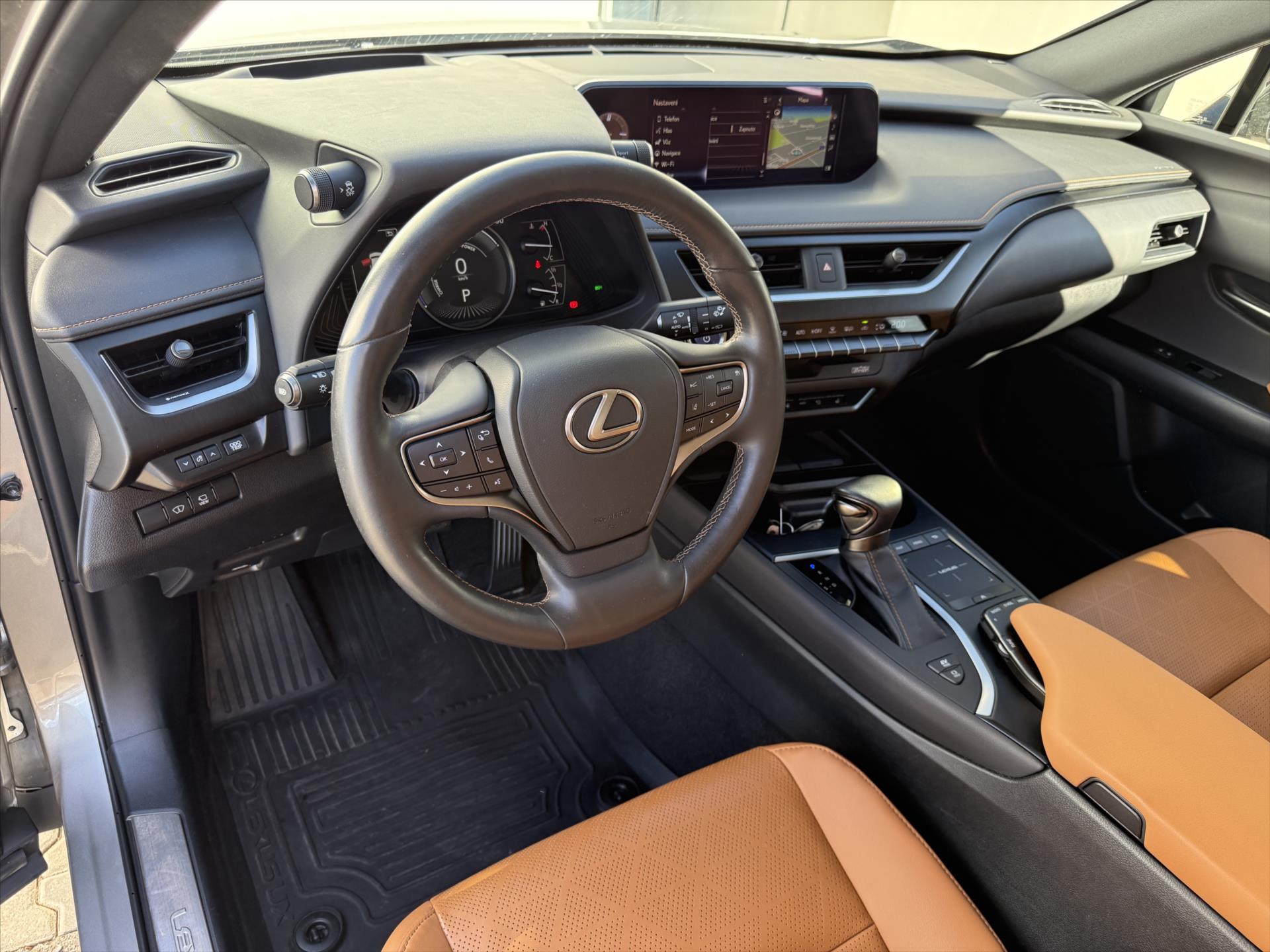 lexus-ux-250h-2-0-luxury-4x4-ux - 6