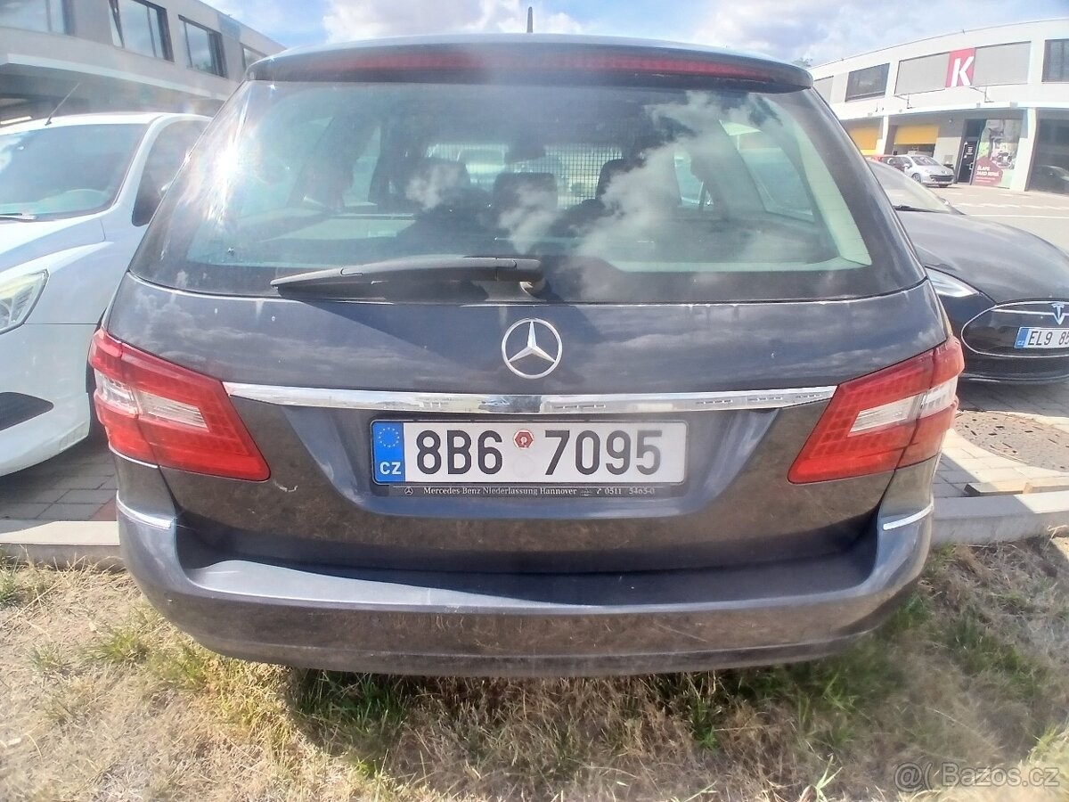 mercedes-benz-tridy-e-2-0-220-cdi-125-kw-r-v-2010 - 1