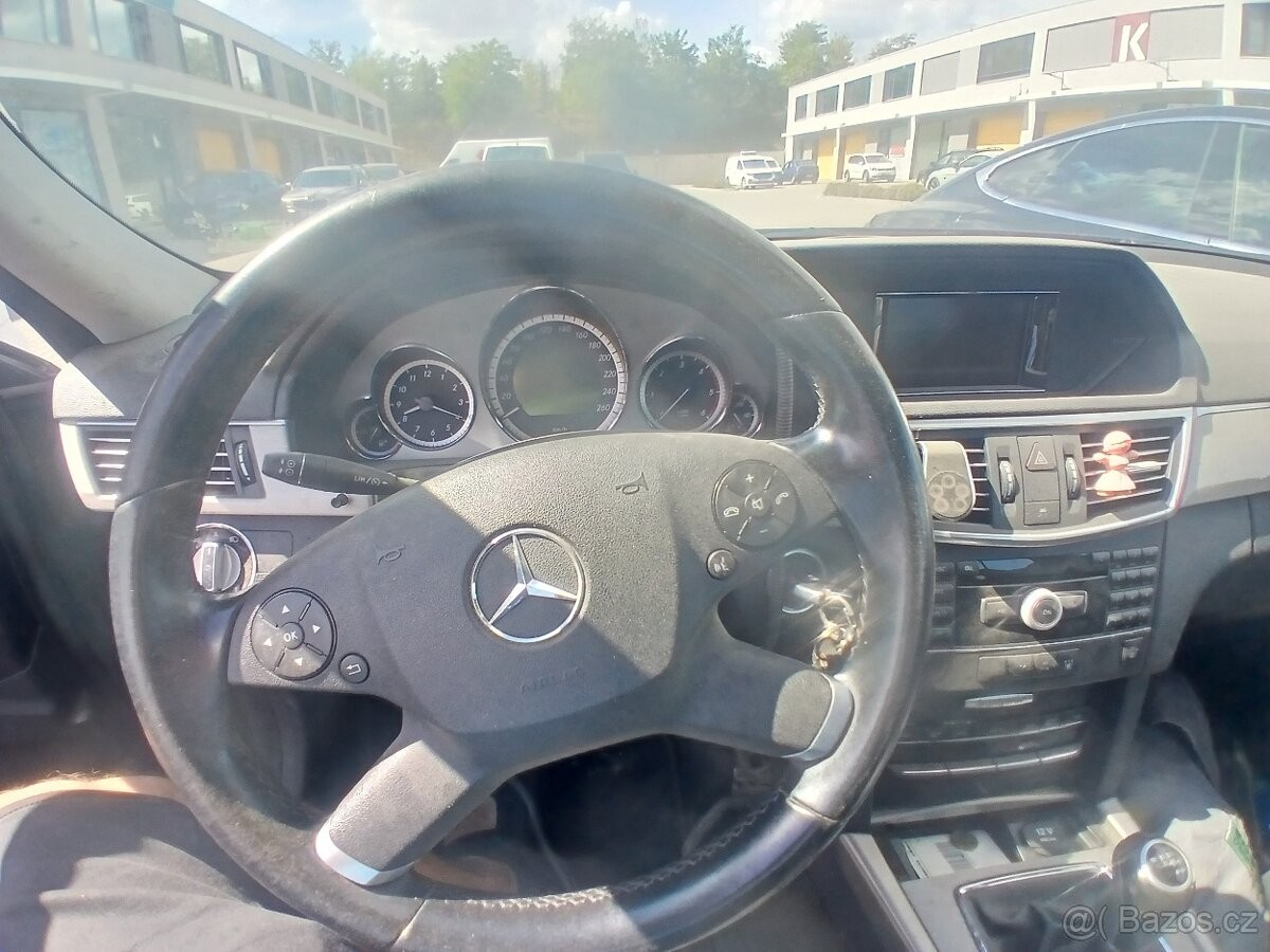 mercedes-benz-tridy-e-2-0-220-cdi-125-kw-r-v-2010 - 3