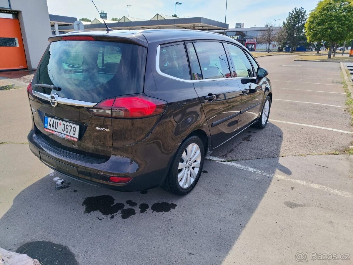 opel-zafira-1-6-c-tourer - 4