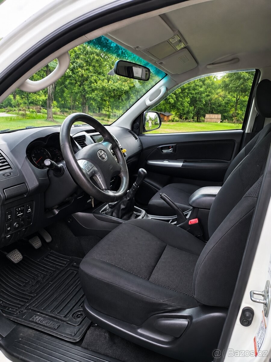 toyota-hilux-2-5-d4d-2014-tazne-cr - 4