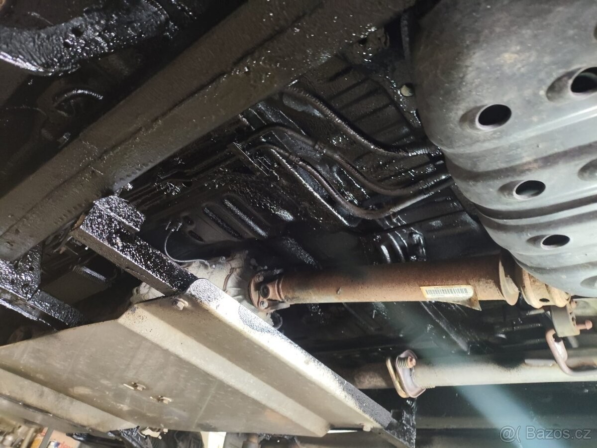 toyota-hilux-2-5-d4d-2014-tazne-cr - 5