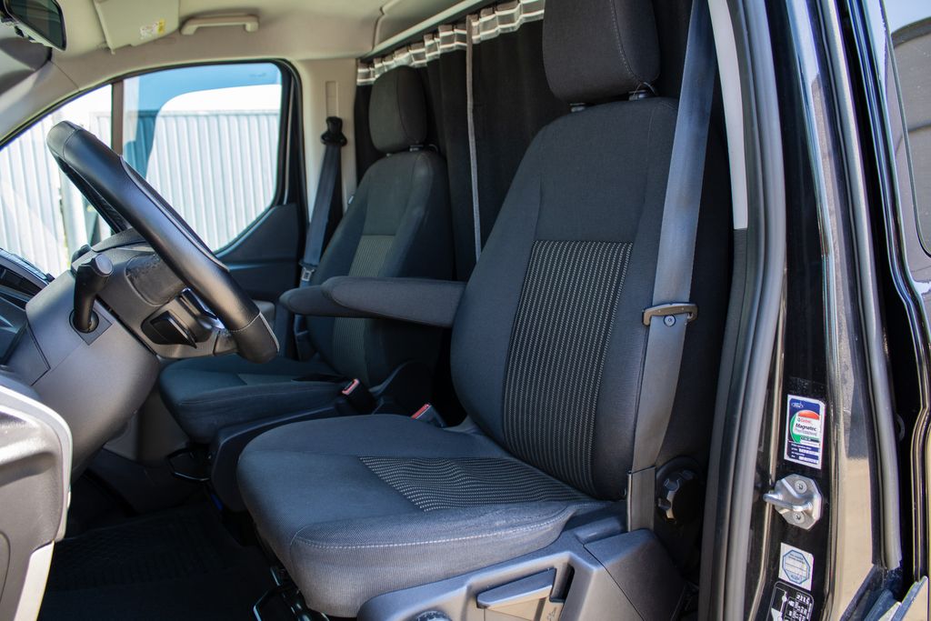 ford-tourneo-custom - 9
