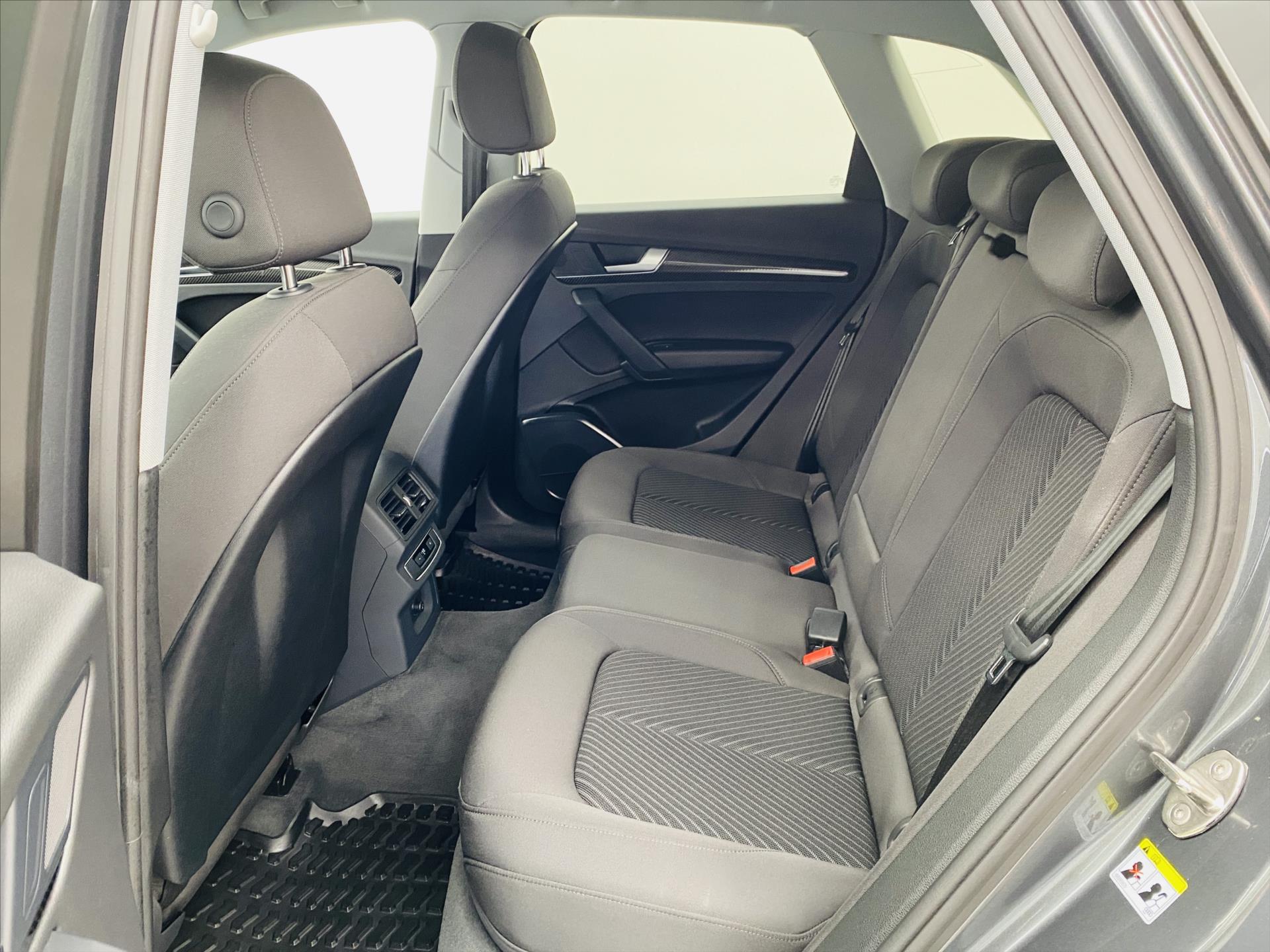 audi-q5-2-0-s-line-40tfsi-150kw - 5