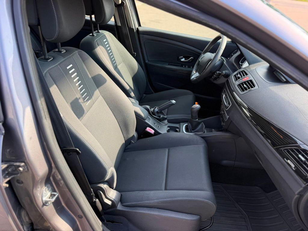 renault-megane-kombi-authentique-1-6-16v-100 - 7