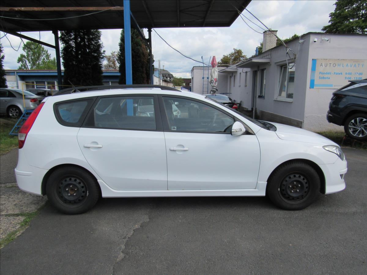 hyundai-i30-1-4-i-80kw-combi - 7