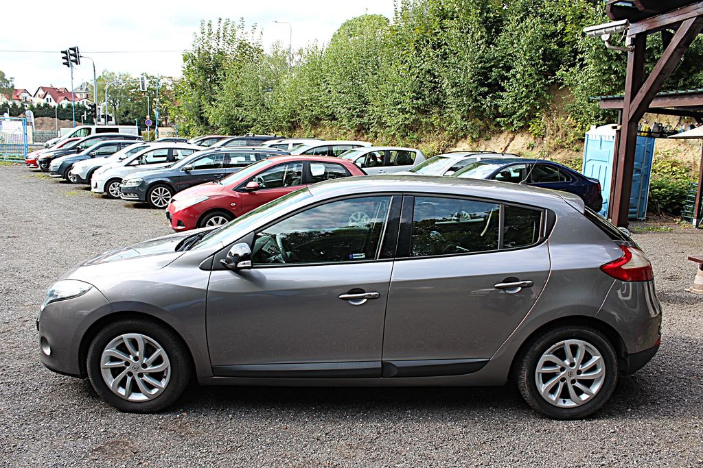 renault-megane-1-6-16-v-serv-knizka - 8