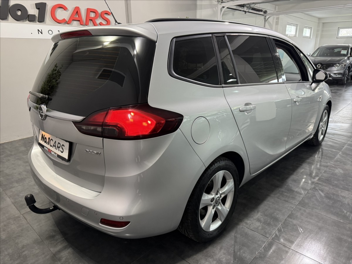 opel-zafira-1-4-turbo-cosmo-vyhrev-tz - 4
