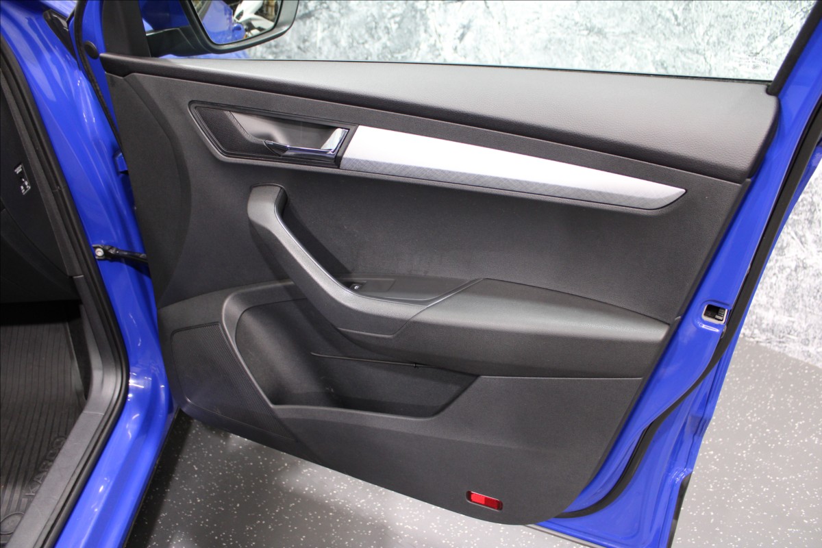 skoda-karoq-2-0-tdi-dsg-4x4-1-majitel-cz - 9