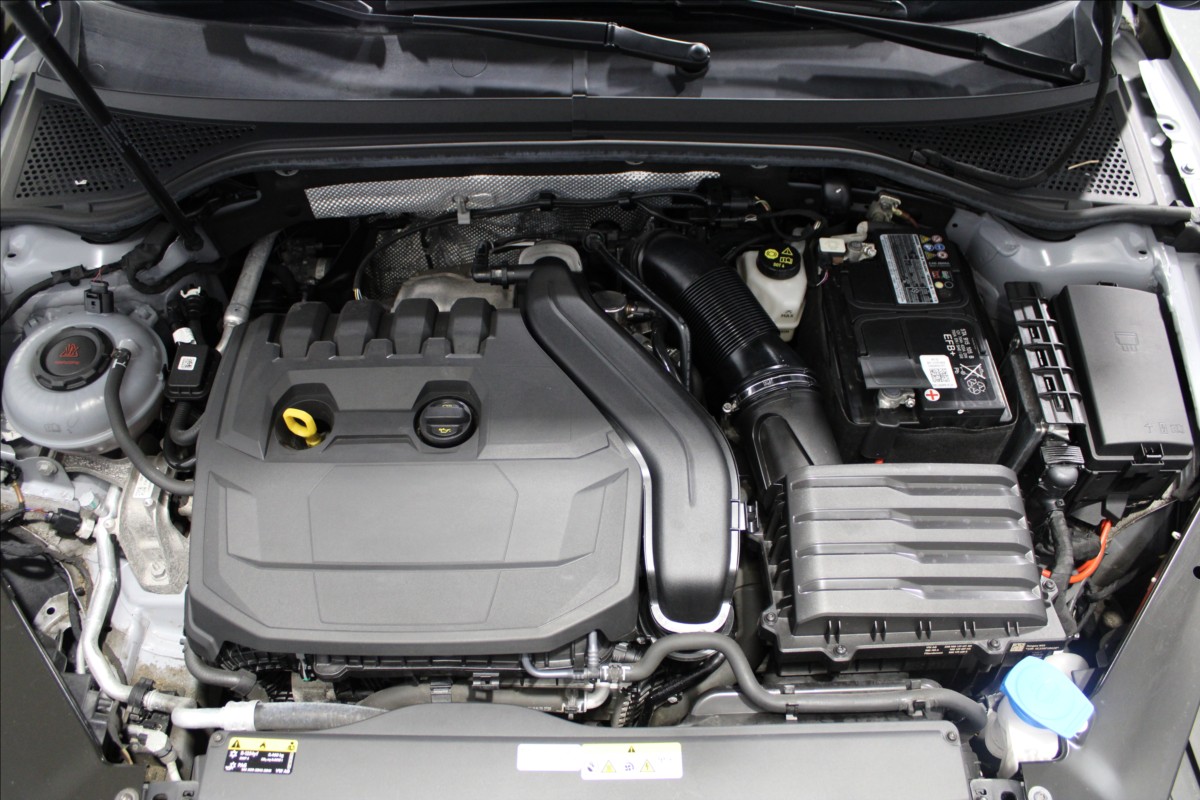 volkswagen-passat-1-5-tsi-dsg-business-1-maj-cz - 6