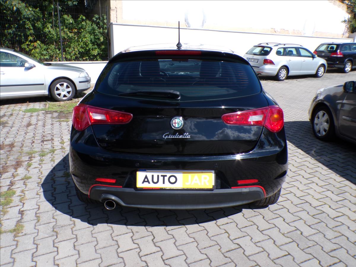 alfa-romeo-giulietta-1-4-turbo-145-kw-automat - 4