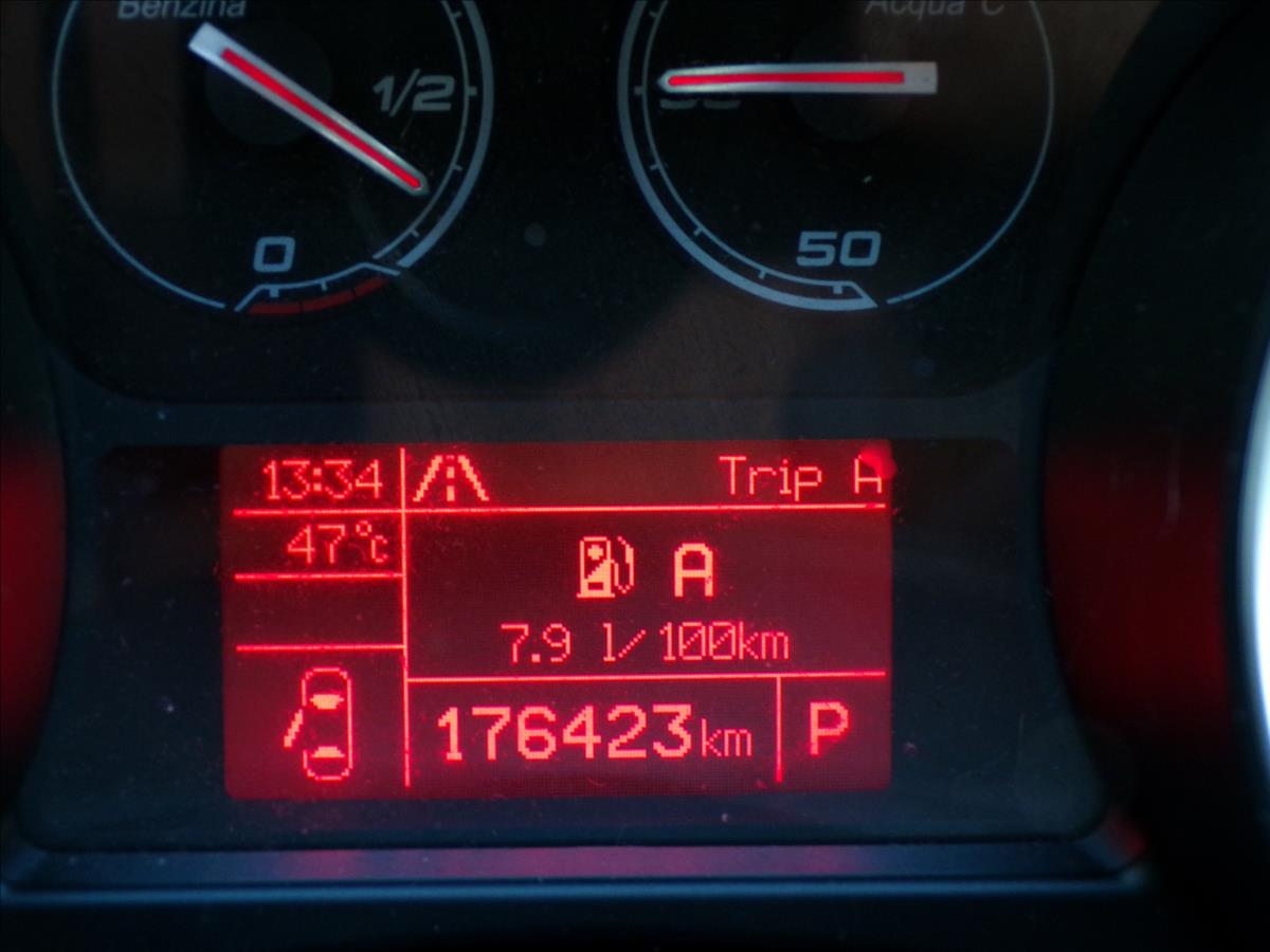 alfa-romeo-giulietta-1-4-turbo-145-kw-automat - 7