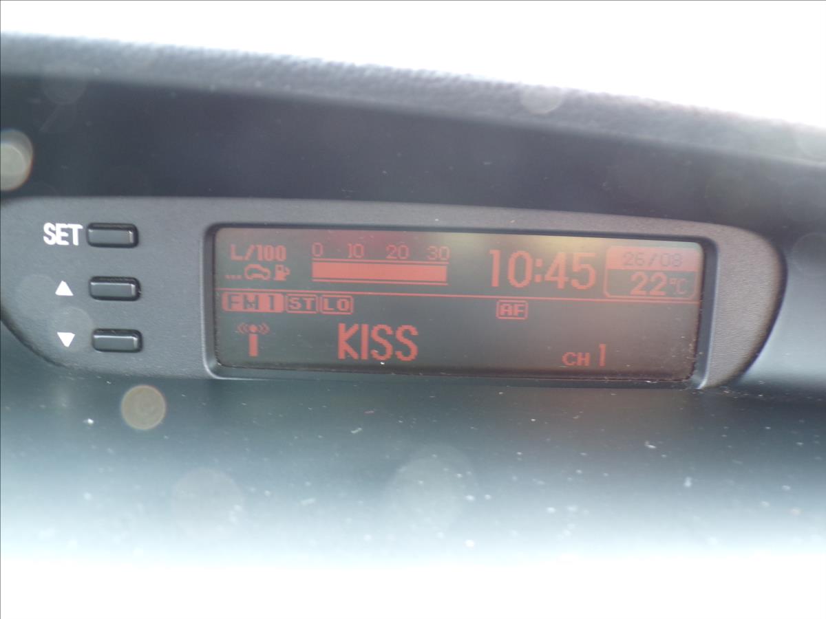 hyundai-i20-1-4-lpg-benzin-klimatizace - 8
