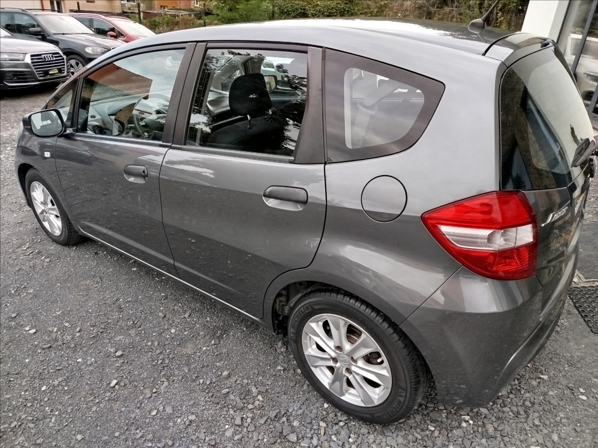 honda-jazz-1-2-i-vtec-66kw-1-majitel - 3
