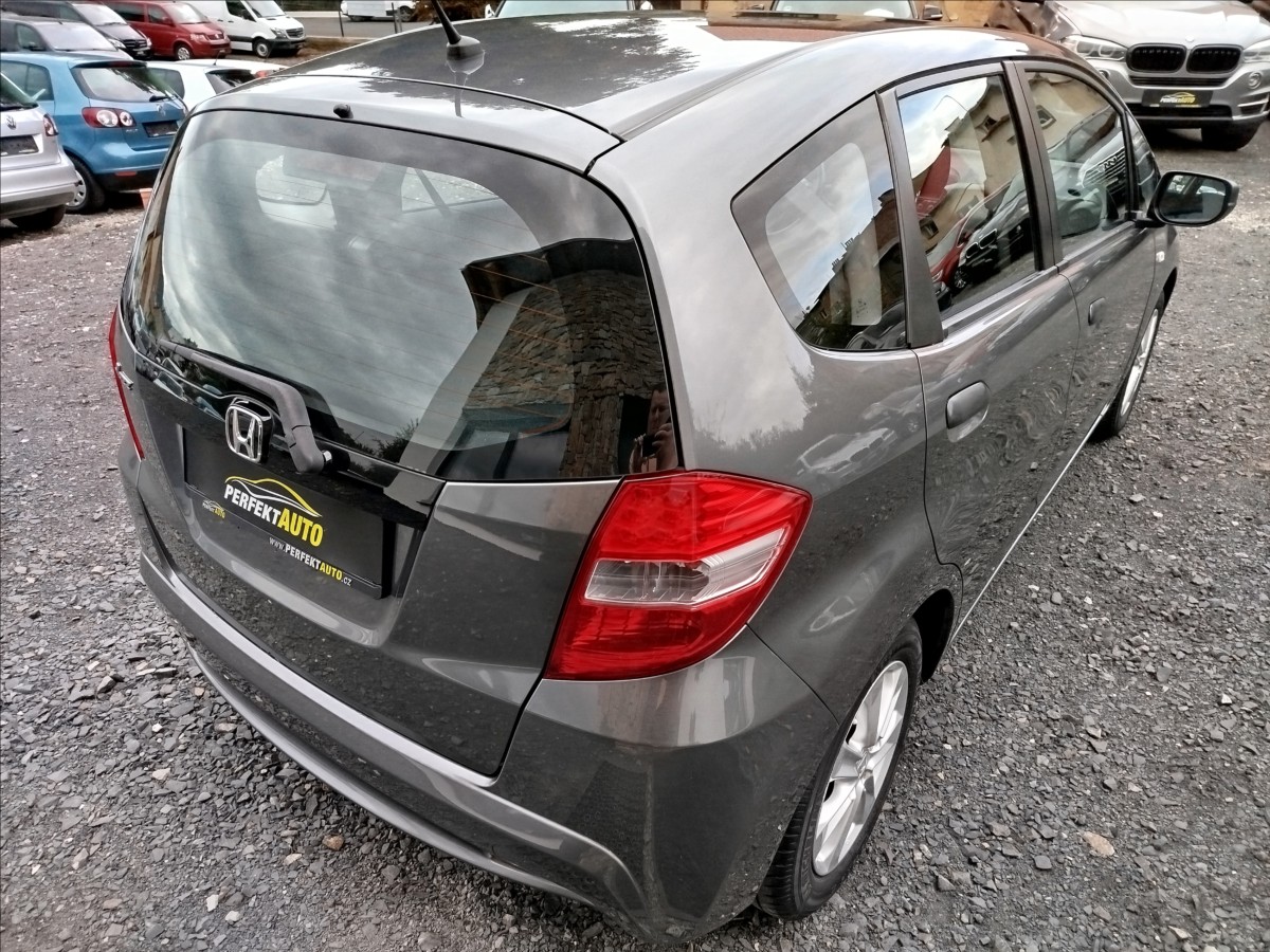 honda-jazz-1-2-i-vtec-66kw-1-majitel - 5