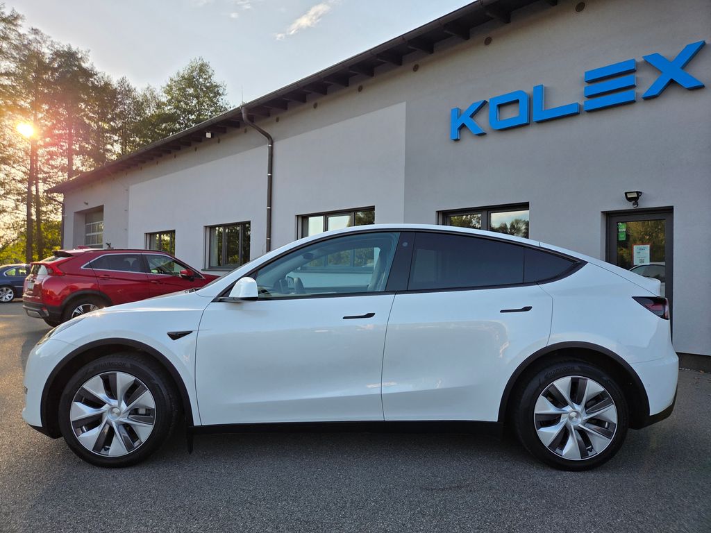 tesla-model-y-longe-range-4x4 - 1