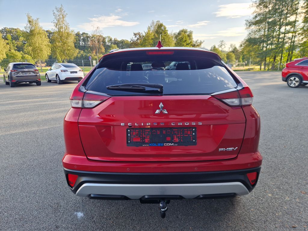mitsubishi-2-4-phev-4x4 - 3