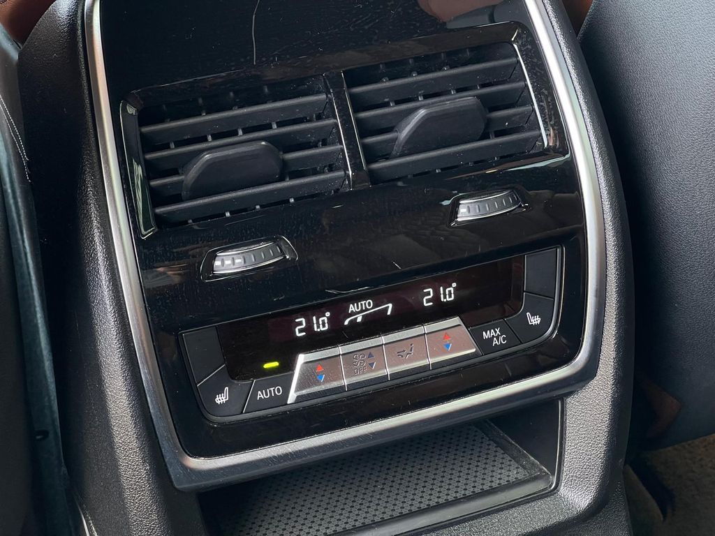 bmw-x7-40i-m-sport-pano-dph-tz-6-mist - 8
