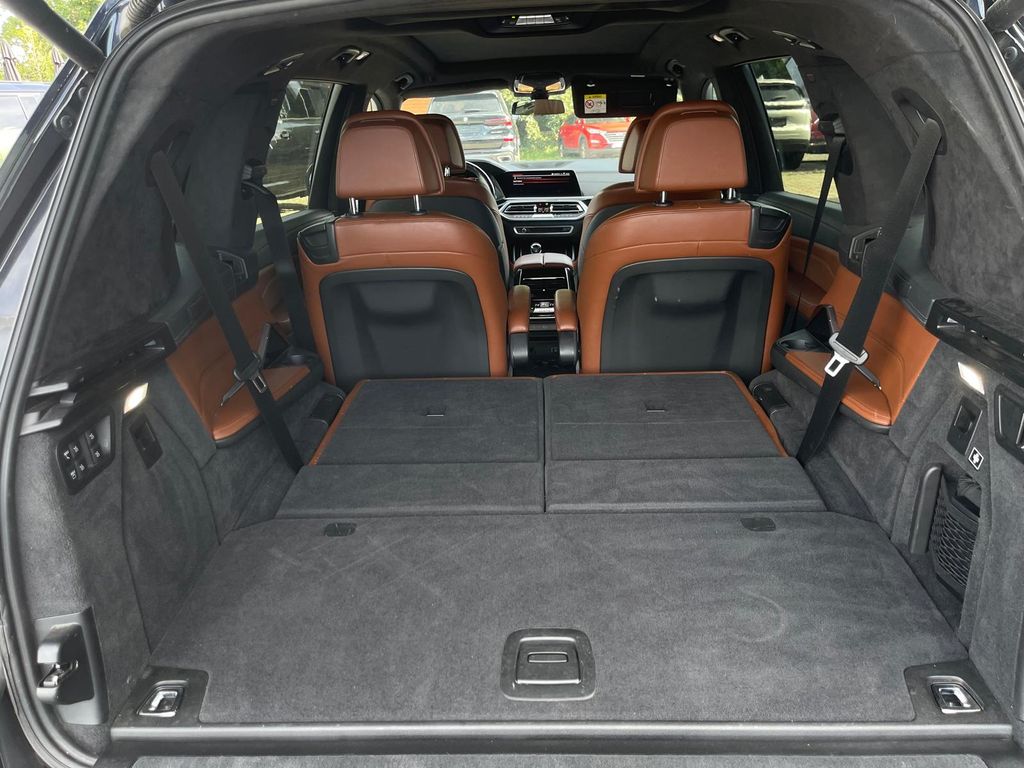 bmw-x7-40i-m-sport-pano-dph-tz-6-mist - 9