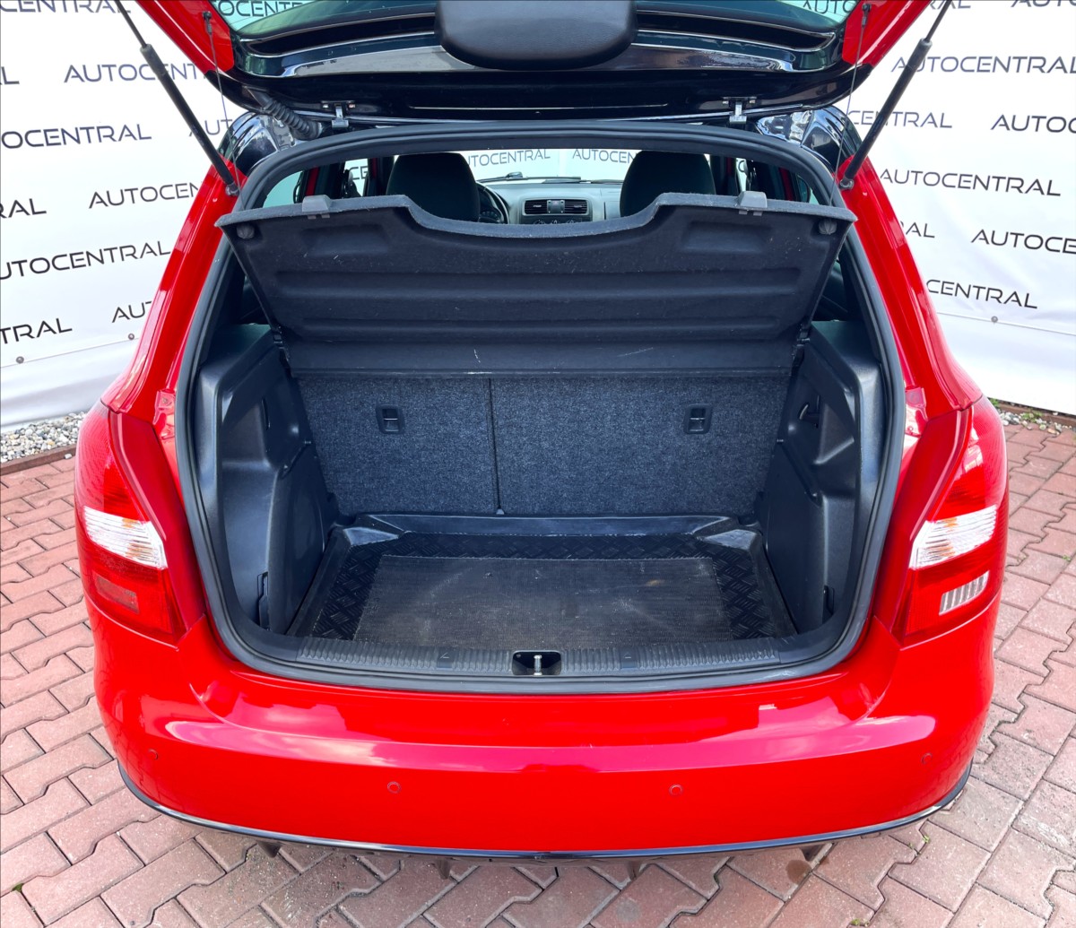 skoda-fabia-1-2-tsi-monte-carlo - 9