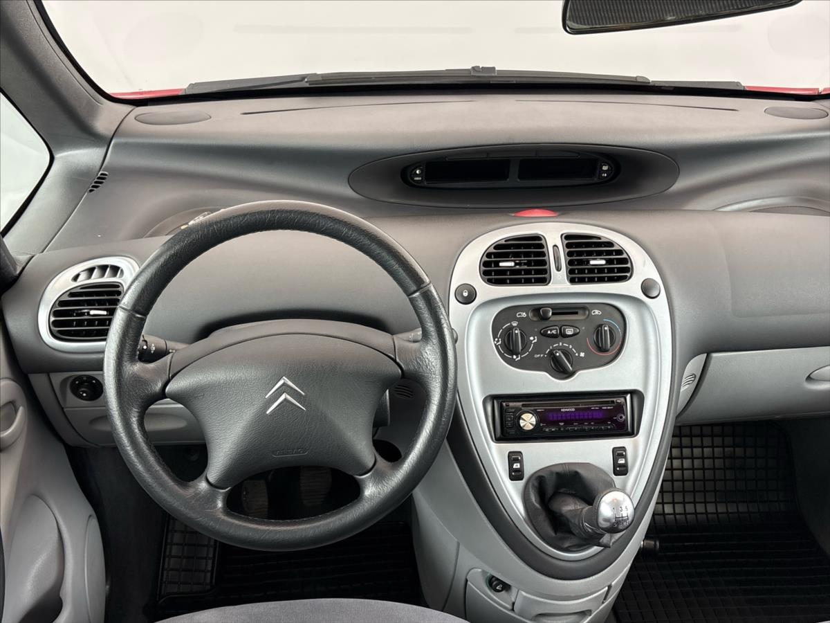 citroen-xsara-picasso-1-6-i-16v-exclusive - 4