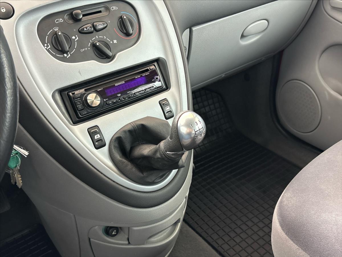 citroen-xsara-picasso-1-6-i-16v-exclusive - 8