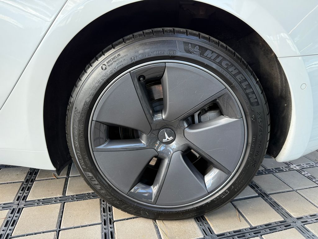 tesla-model-3-long-range-awd - 6