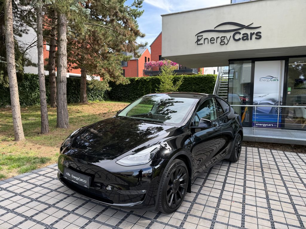 Tesla Model Y Long Range AWD Tažné / záruka
