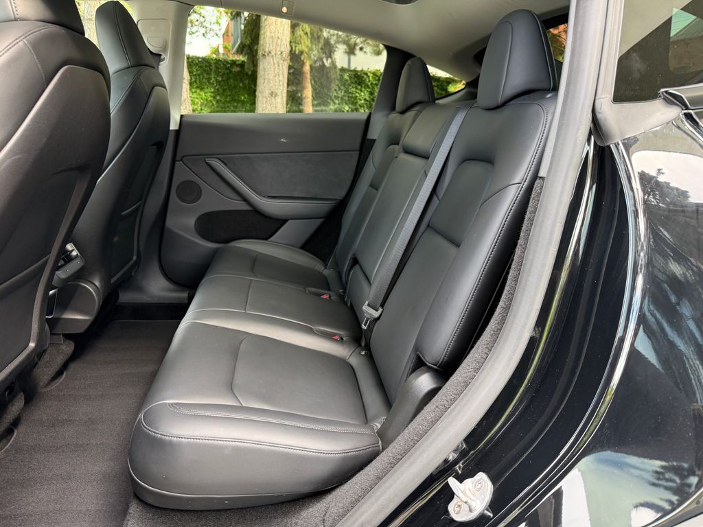 tesla-model-y-long-range-awd-tazne-zaruka - 8