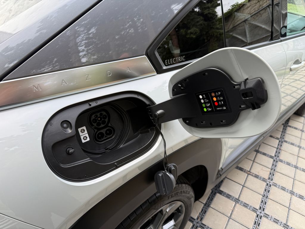 mazda-mx-30-e-skyactive-bose-360-kamera - 8