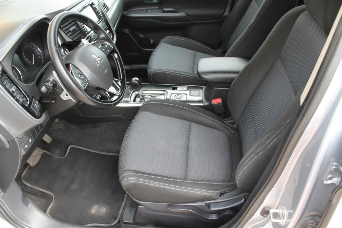 mitsubishi-outlander-2-2-di-d-110kw-4x4-7-mist-dph - 6