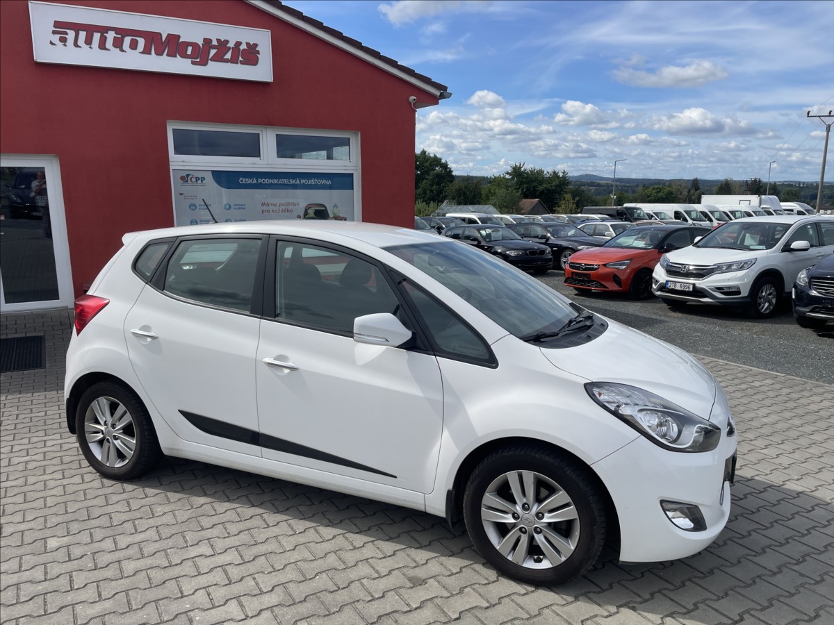 hyundai-ix20-1-6-crdi-cr-2-majitelka-kamera - 7