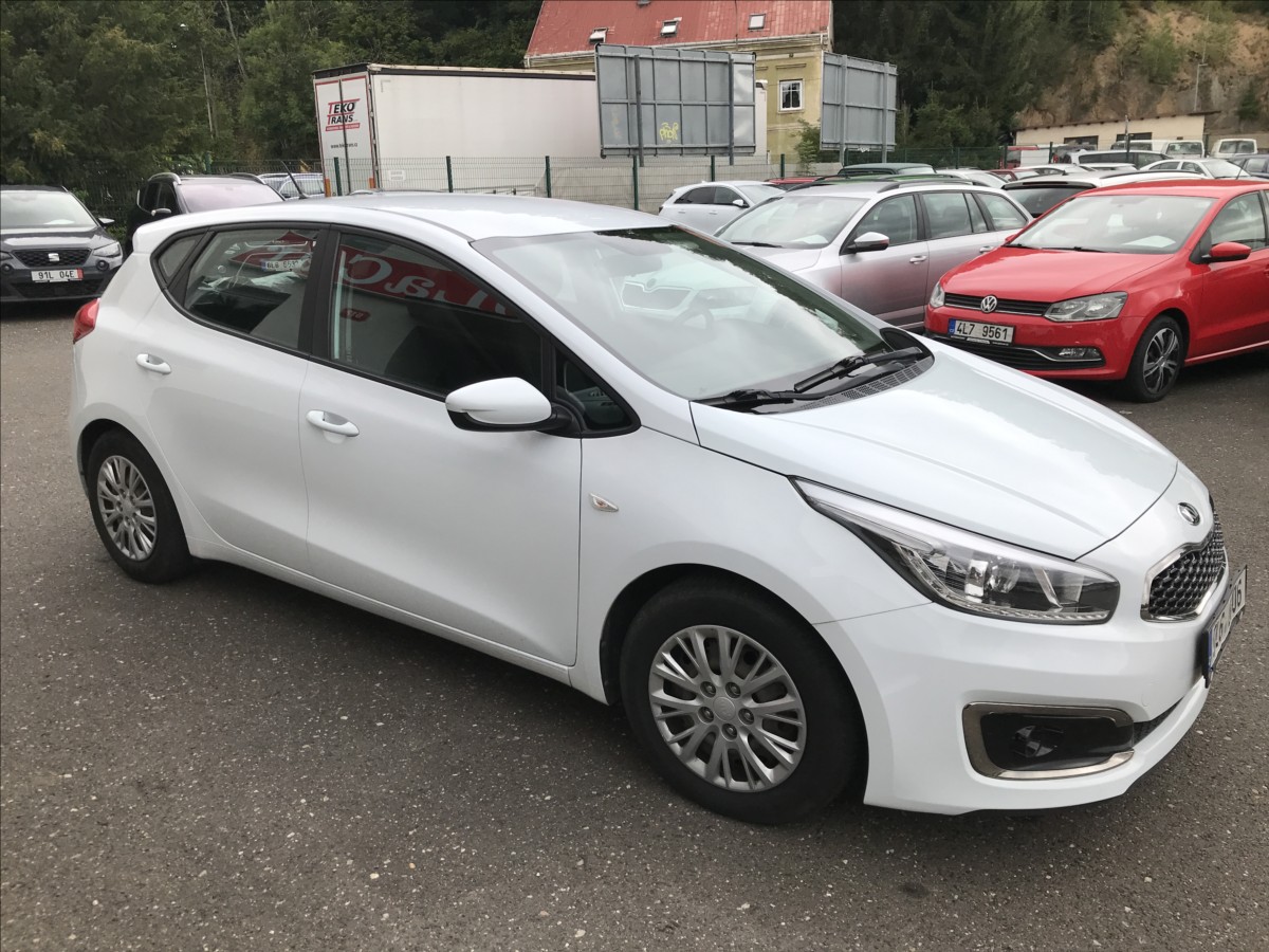 kia-ceed-1-6-crdi-100kw - 3