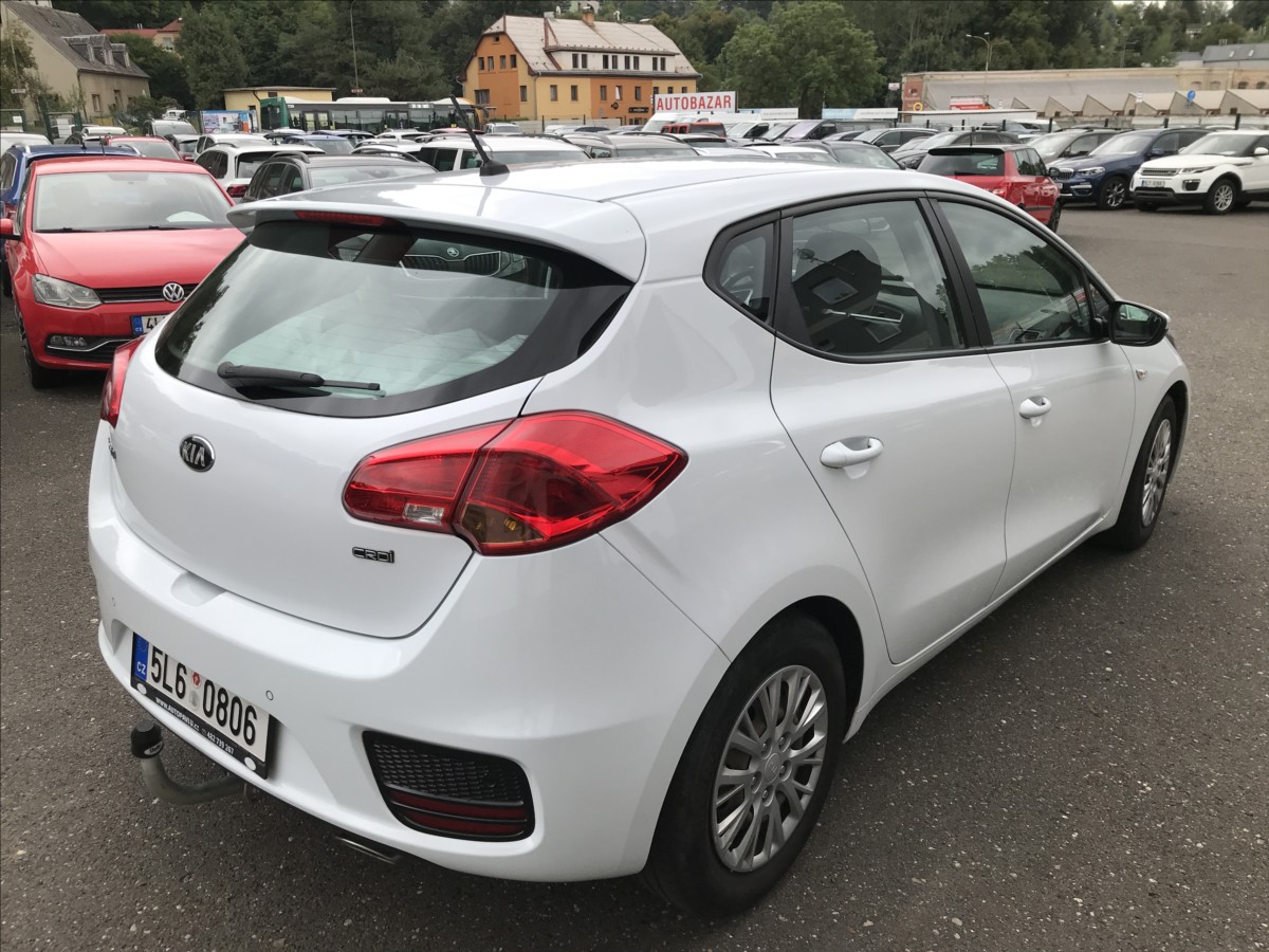kia-ceed-1-6-crdi-100kw - 4