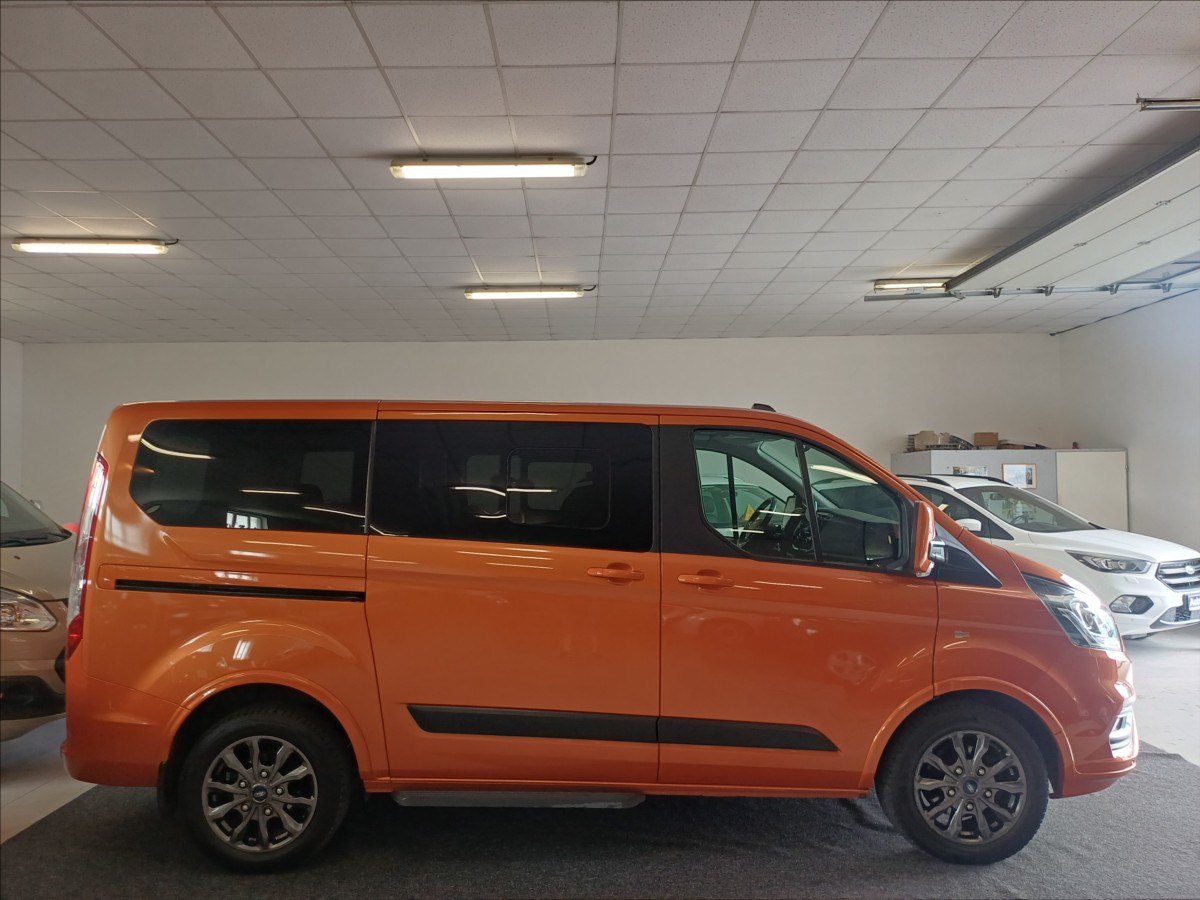 ford-tourneo-custom-2-0-titanium-1maj-top-stav - 2