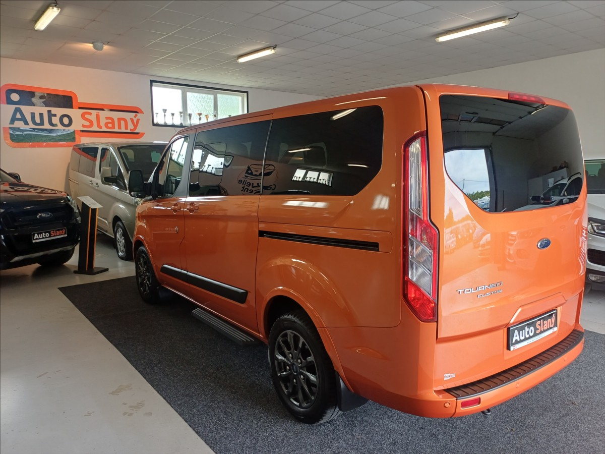 ford-tourneo-custom-2-0-titanium-1maj-top-stav - 4