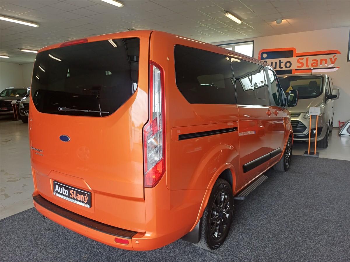 ford-tourneo-custom-2-0-titanium-1maj-top-stav - 5