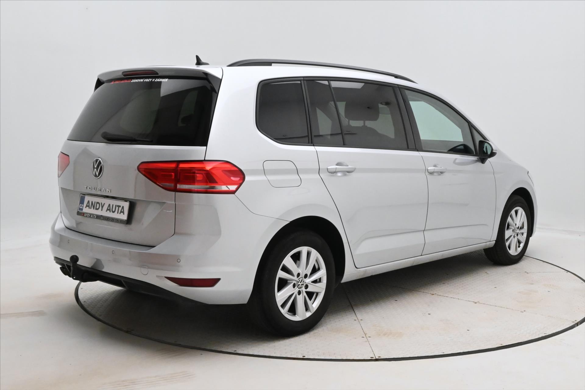 volkswagen-touran-2-0-tdi-110kw-dsg-comfortline-zaruka-az-5-let - 4
