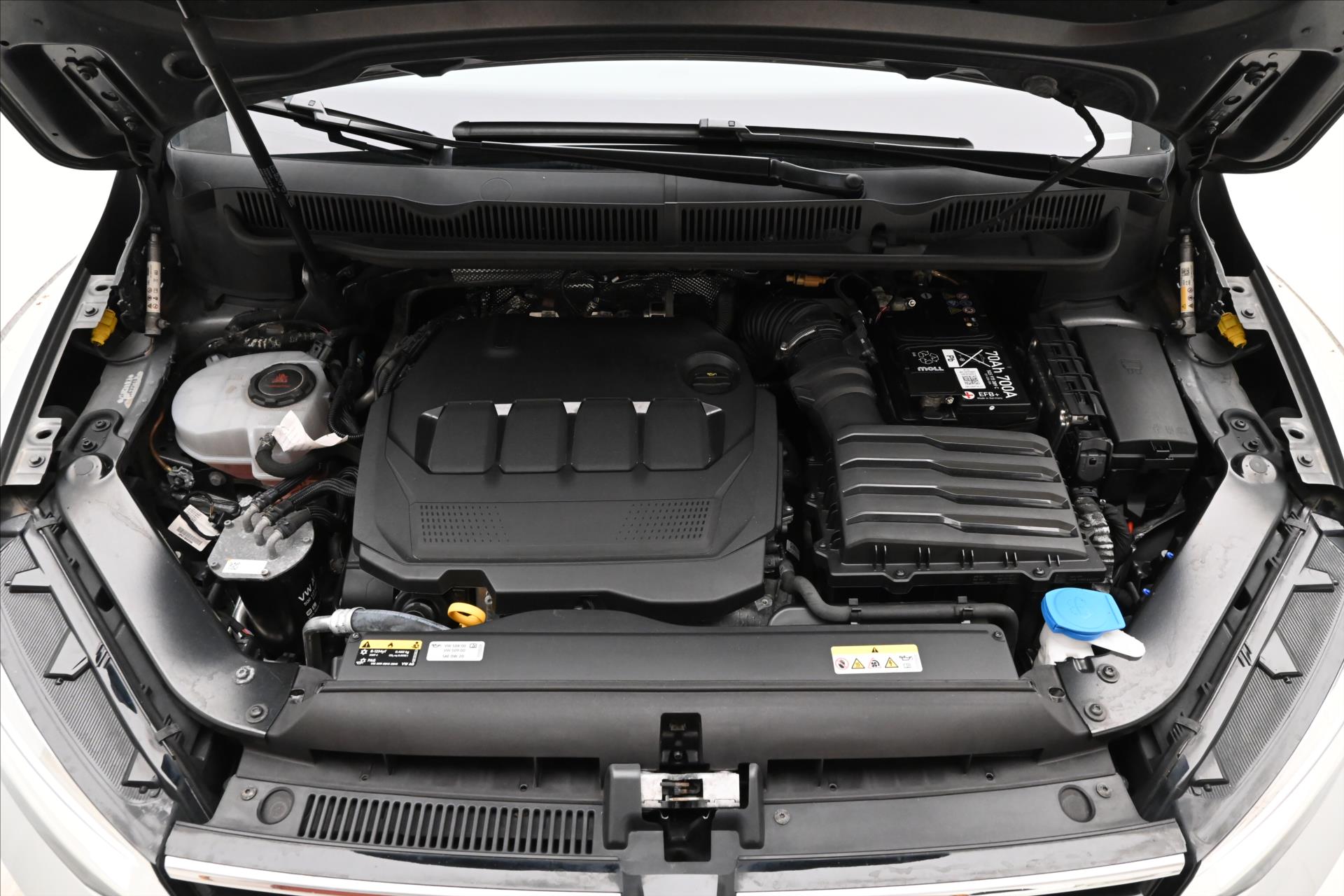 volkswagen-touran-2-0-tdi-110kw-dsg-comfortline-zaruka-az-5-let - 8