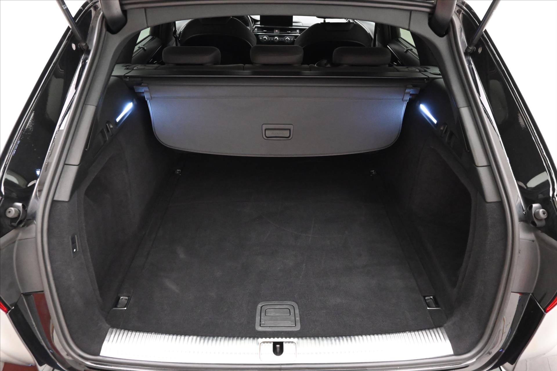 audi-a4-2-0-tdi-150-kw-quattro-zaruka-az-5-let - 9