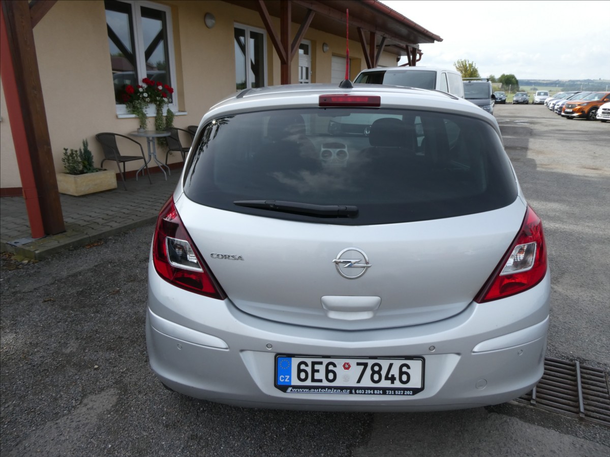 opel-corsa-1-4-16v-74kw-drobne-vady-laku - 6