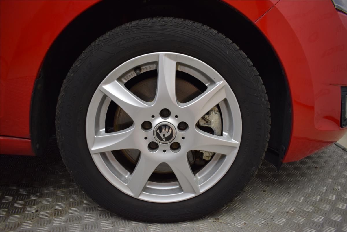 skoda-rapid-1-6-tdi-77kw-sport-super-stav - 6