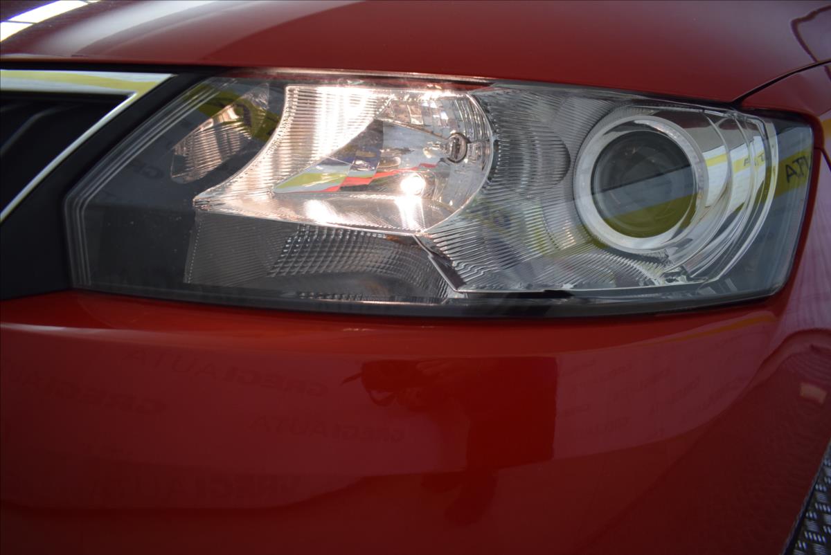 skoda-rapid-1-6-tdi-77kw-sport-super-stav - 7