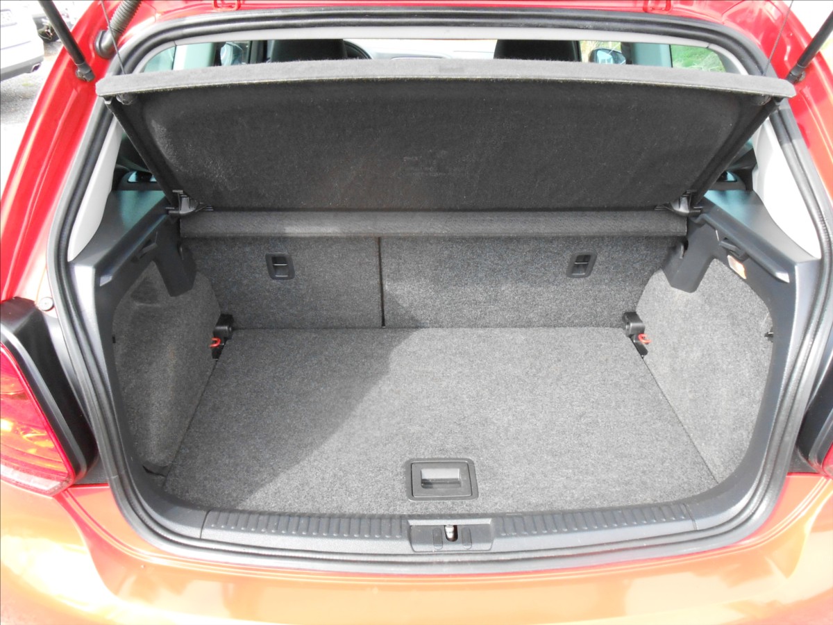 volkswagen-polo-1-2-htp-style-serviska - 9