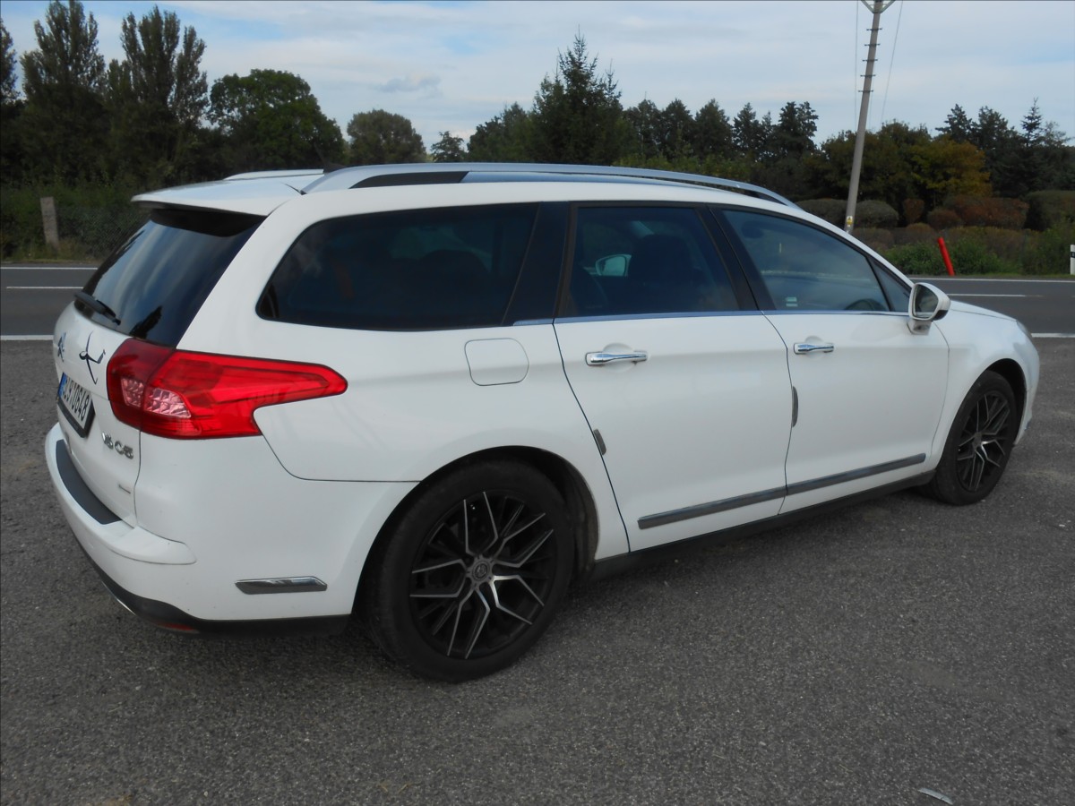 citroen-c5-3-0-210-kw-v6-serviska-automat - 8