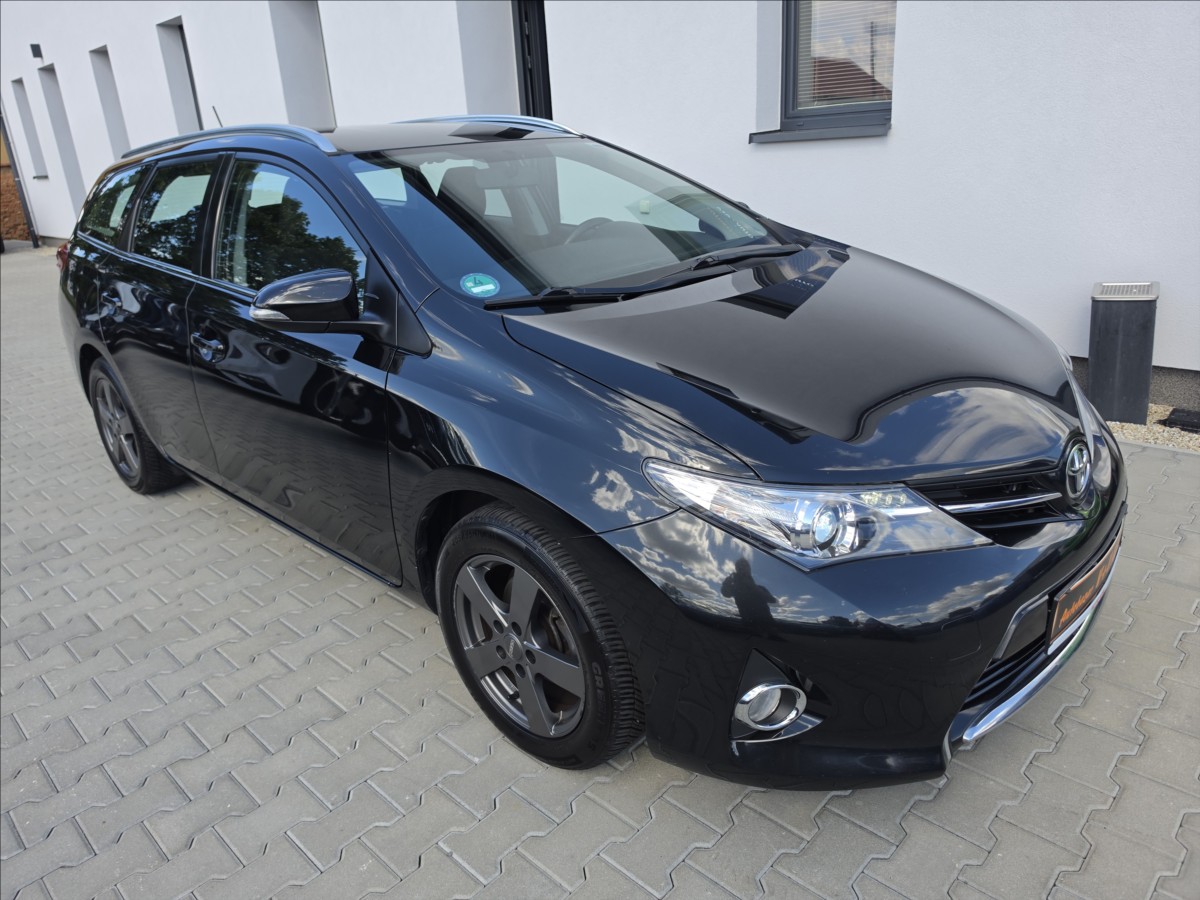 toyota-auris-1-6-97-kw-automat-kamera-navi - 3